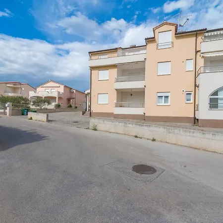 Adriatic Apartment *